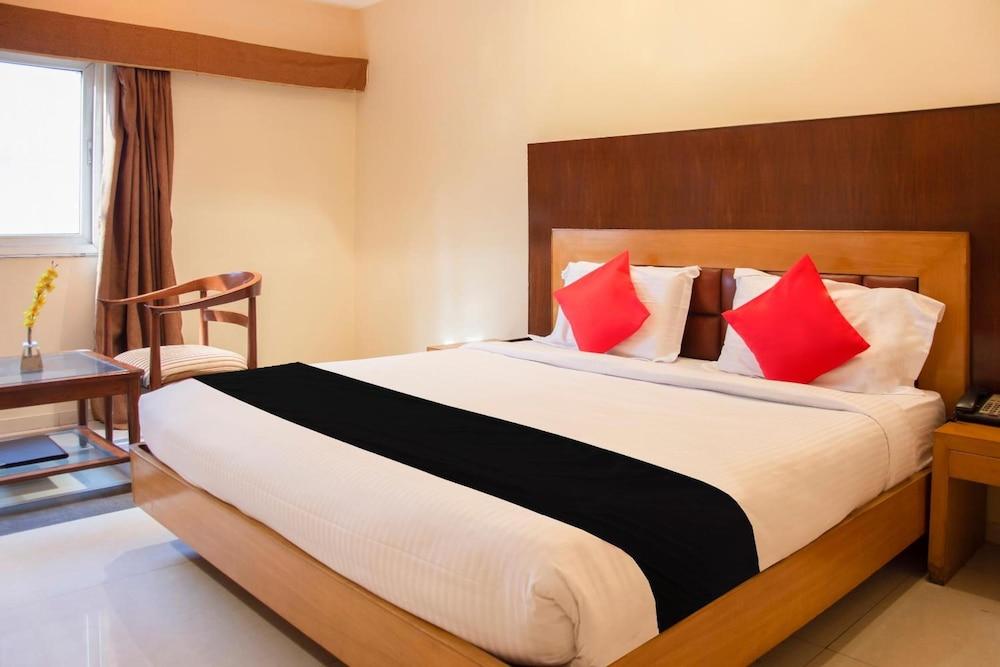 Collection O 2521 Hotel The Vinayak Gválijar Exteriér fotografie